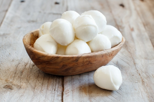 Do czego można wykorzystać kulki mozzarelli?